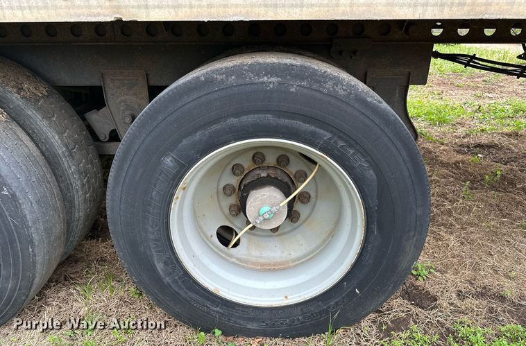 image for item DF8497 2009 Wabash dry van trailer