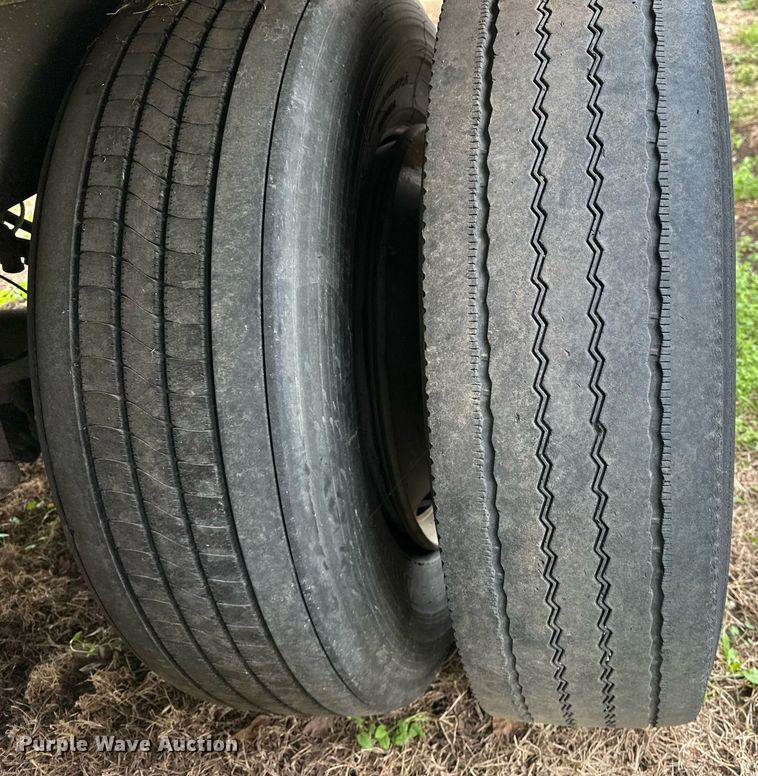 image for item DF8497 2009 Wabash dry van trailer