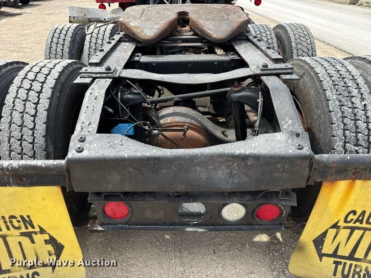 image for item DH9932 1999 Peterbilt 377 semi truck