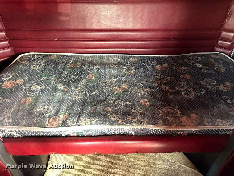 image for item DH9932 1999 Peterbilt 377 semi truck