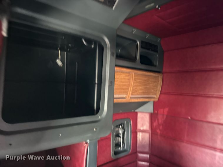 image for item DH9932 1999 Peterbilt 377 semi truck