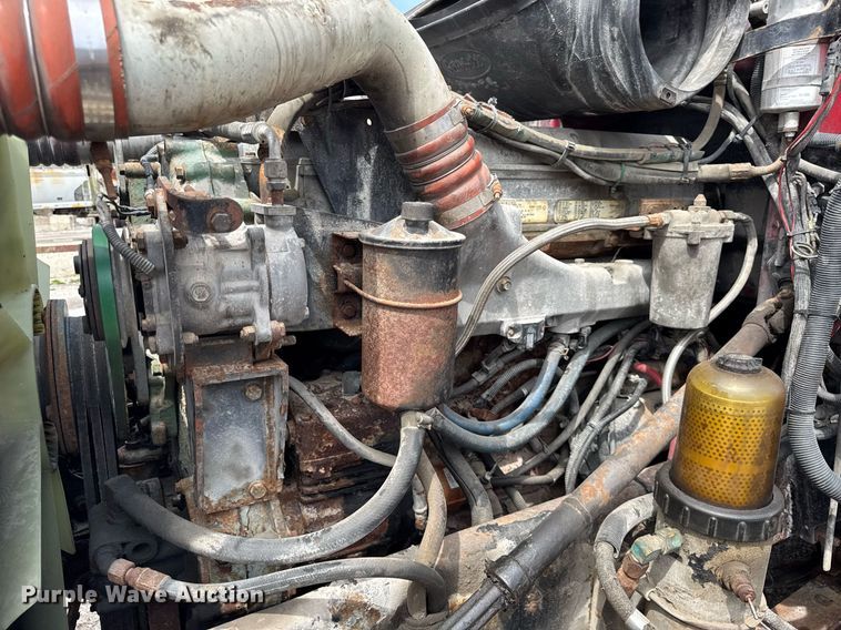 image for item DH9932 1999 Peterbilt 377 semi truck