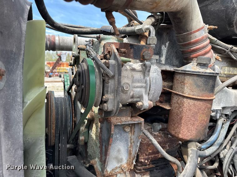 image for item DH9932 1999 Peterbilt 377 semi truck