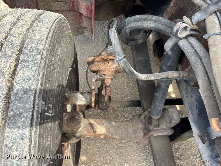 image for item DH9932 1999 Peterbilt 377 semi truck