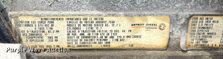 image for item DH9932 1999 Peterbilt 377 semi truck