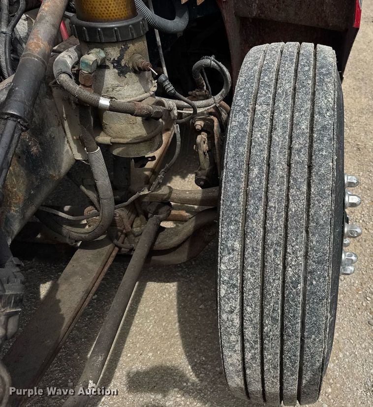 image for item DH9932 1999 Peterbilt 377 semi truck