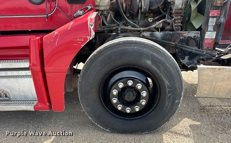 image for item DH9932 1999 Peterbilt 377 semi truck