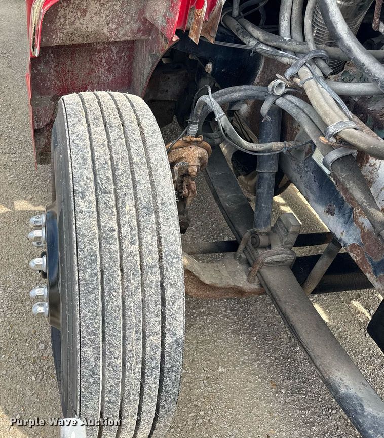 image for item DH9932 1999 Peterbilt 377 semi truck