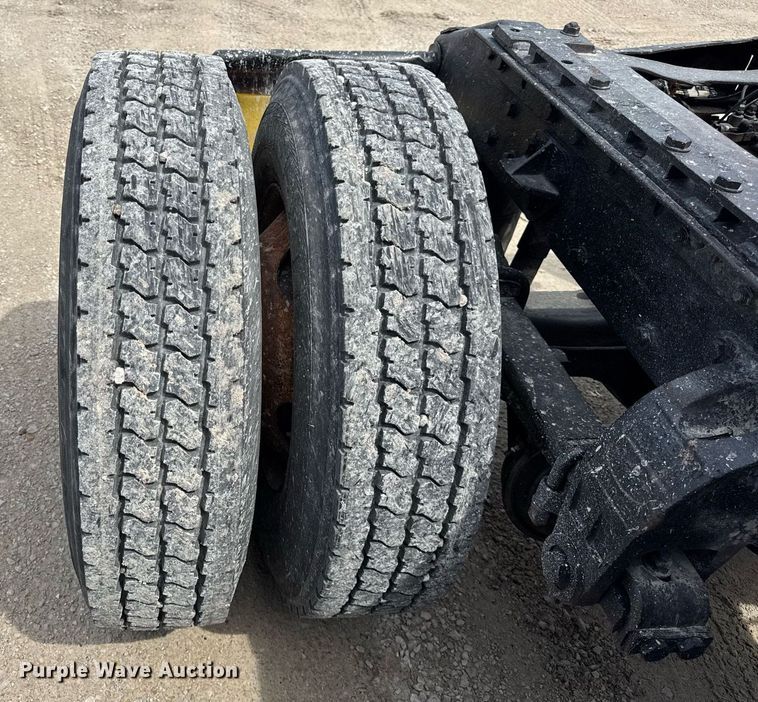 image for item DH9932 1999 Peterbilt 377 semi truck