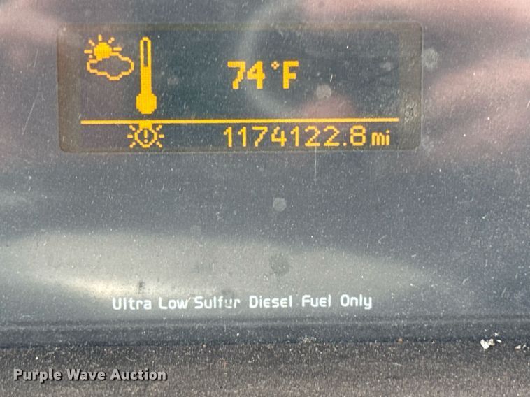 image for item DH9933 2009 Volvo VN semi truck