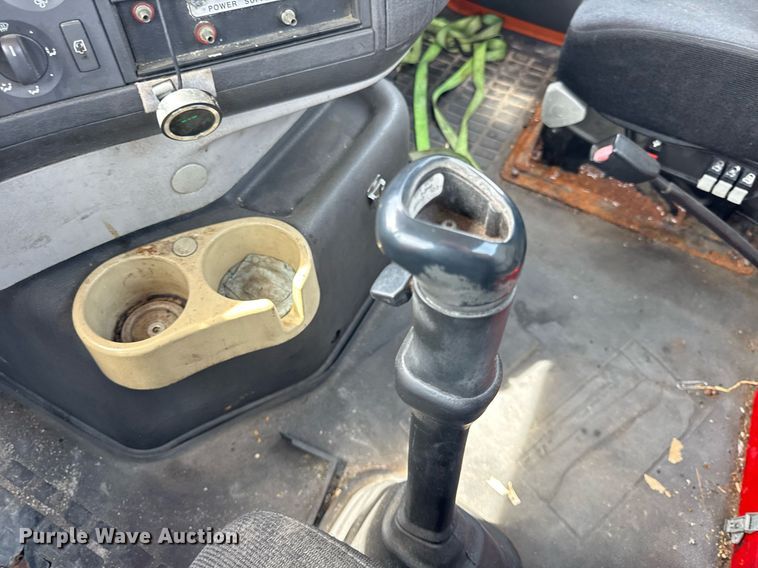 image for item DH9933 2009 Volvo VN semi truck