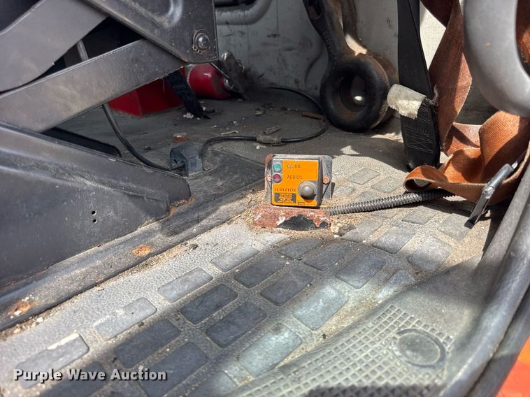 image for item DH9933 2009 Volvo VN semi truck