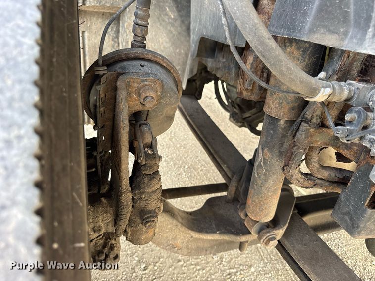 image for item DH9933 2009 Volvo VN semi truck