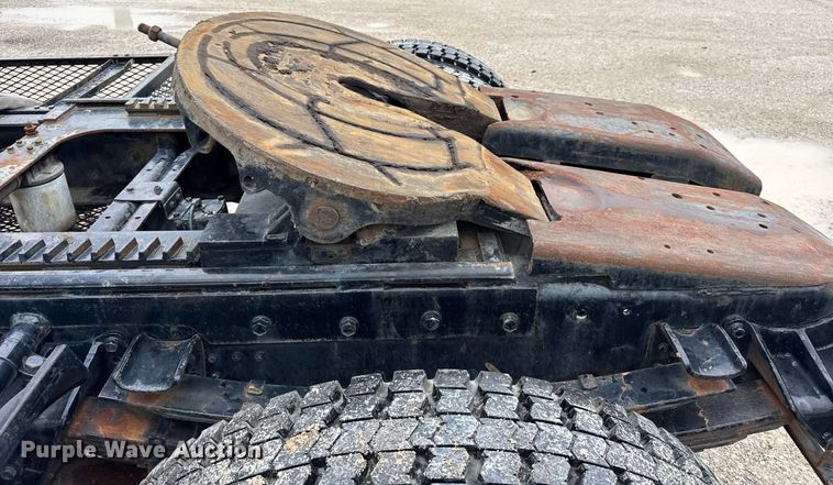 image for item DH9938 1989 International 2375 semi truck