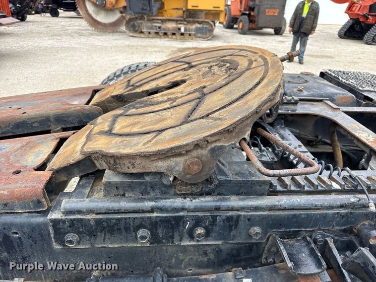 image for item DH9938 1989 International 2375 semi truck