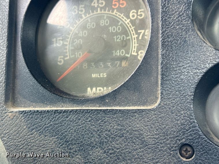 image for item DH9938 1989 International 2375 semi truck