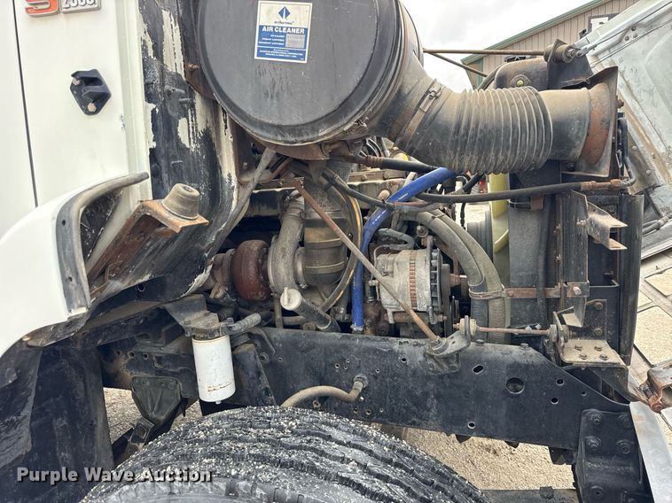 image for item DH9938 1989 International 2375 semi truck