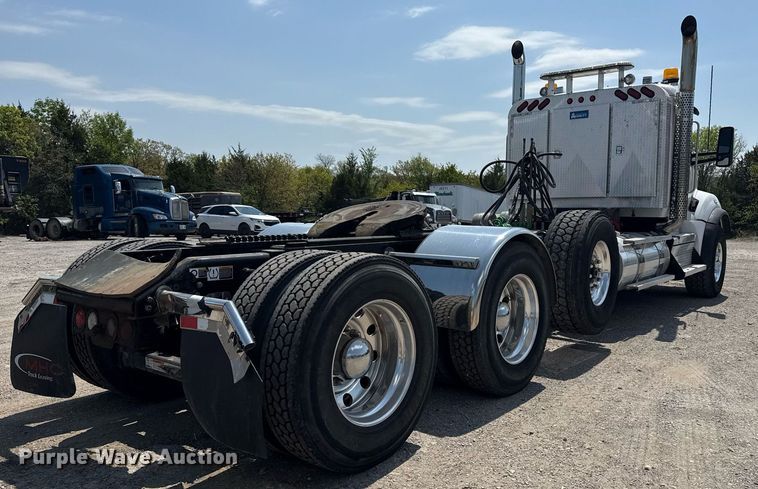 image for item DM5719 2022 Kenworth T880 semi truck