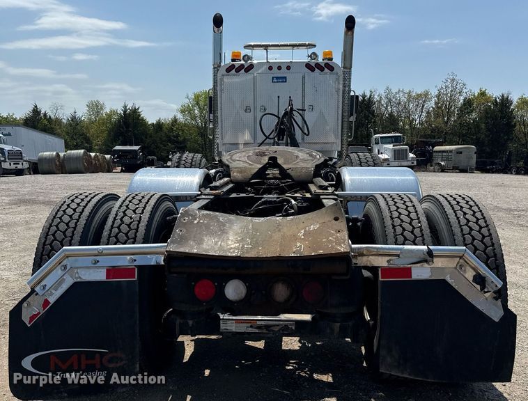 image for item DM5719 2022 Kenworth T880 semi truck