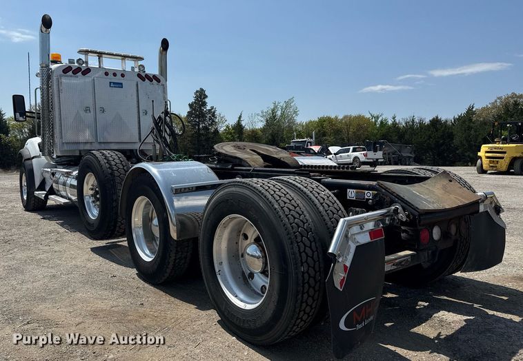 image for item DM5719 2022 Kenworth T880 semi truck