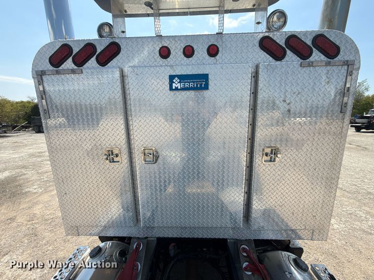 image for item DM5719 2022 Kenworth T880 semi truck