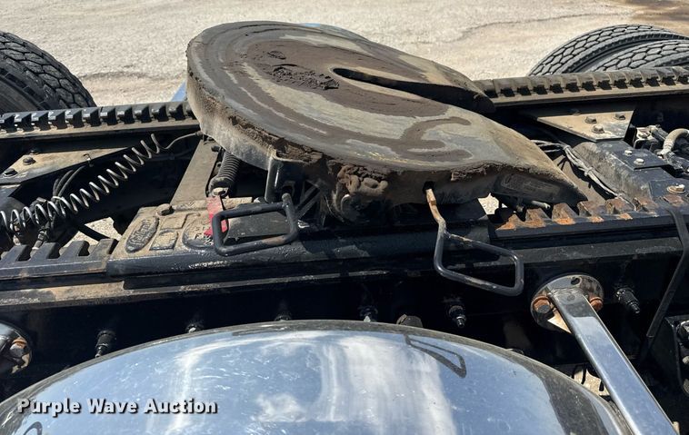 image for item DM5719 2022 Kenworth T880 semi truck