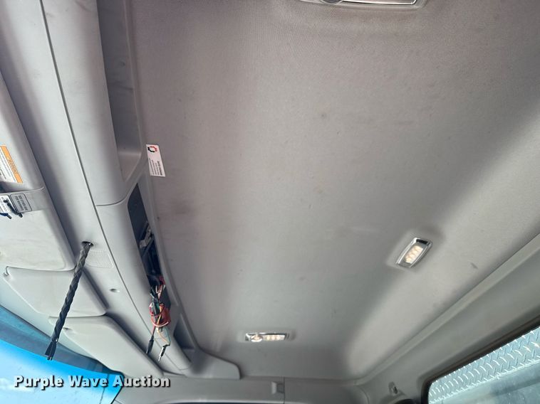 image for item DM5719 2022 Kenworth T880 semi truck