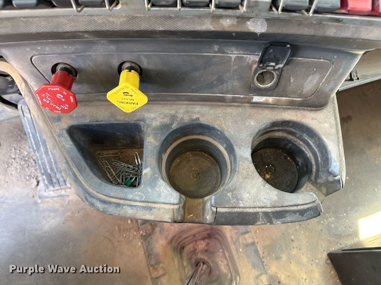 image for item DM5719 2022 Kenworth T880 semi truck