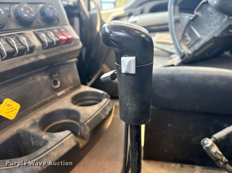 image for item DM5719 2022 Kenworth T880 semi truck