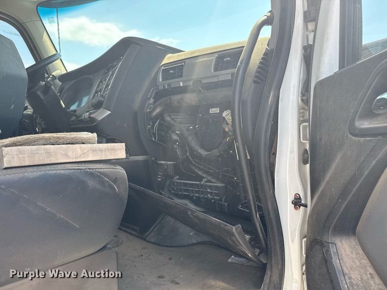 image for item DM5719 2022 Kenworth T880 semi truck