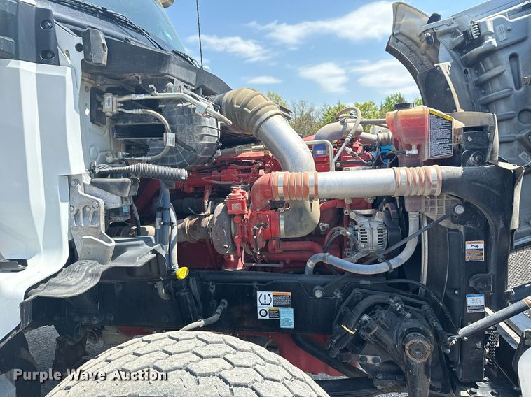 image for item DM5719 2022 Kenworth T880 semi truck