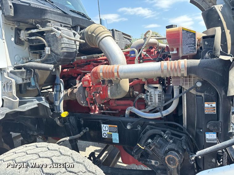 image for item DM5719 2022 Kenworth T880 semi truck