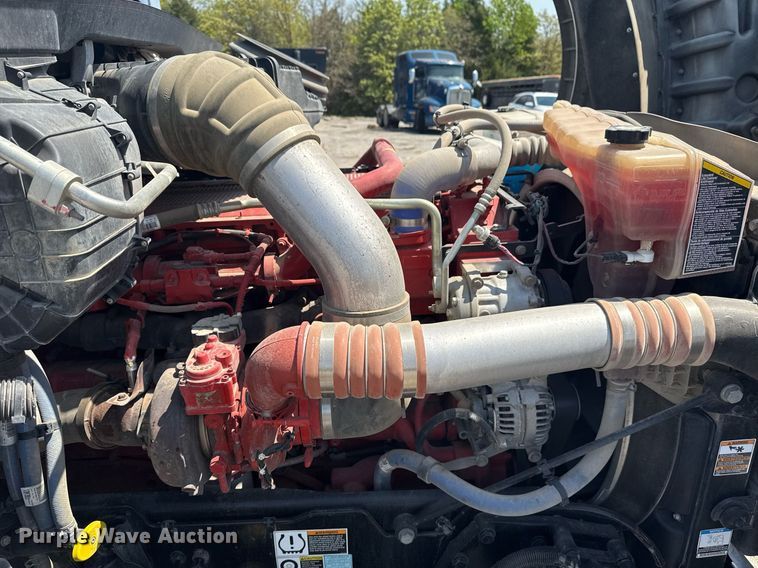 image for item DM5719 2022 Kenworth T880 semi truck