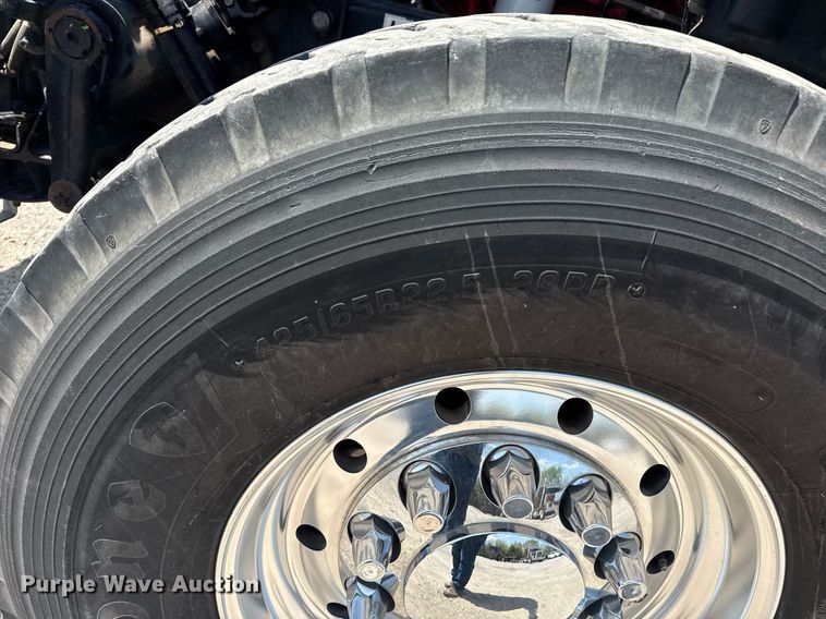 image for item DM5719 2022 Kenworth T880 semi truck