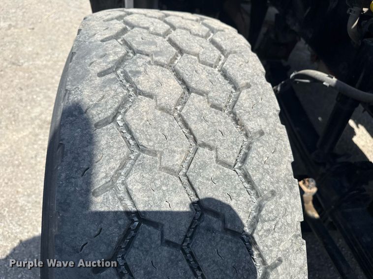 image for item DM5719 2022 Kenworth T880 semi truck