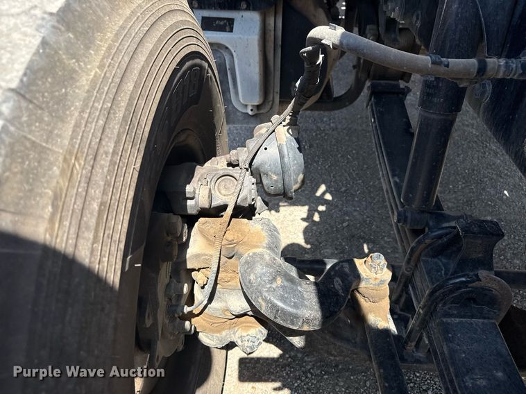 image for item DM5719 2022 Kenworth T880 semi truck