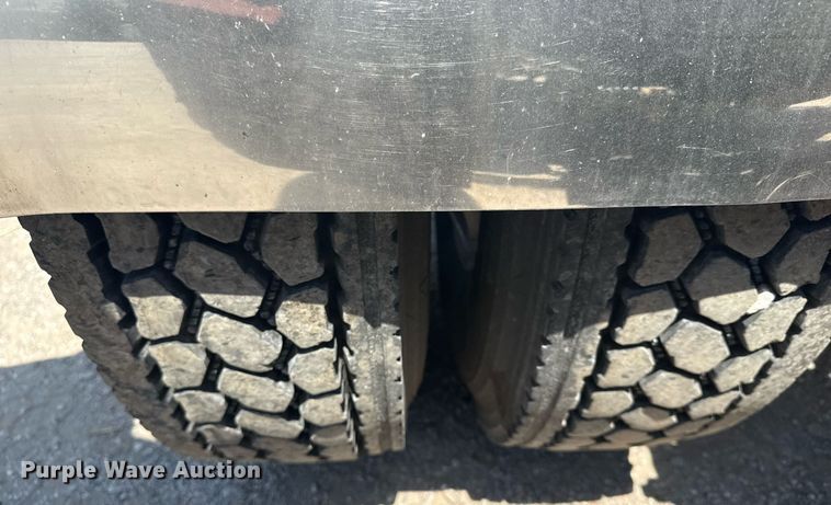 image for item DM5719 2022 Kenworth T880 semi truck