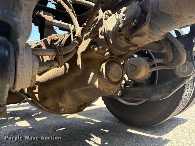 image for item DM5719 2022 Kenworth T880 semi truck