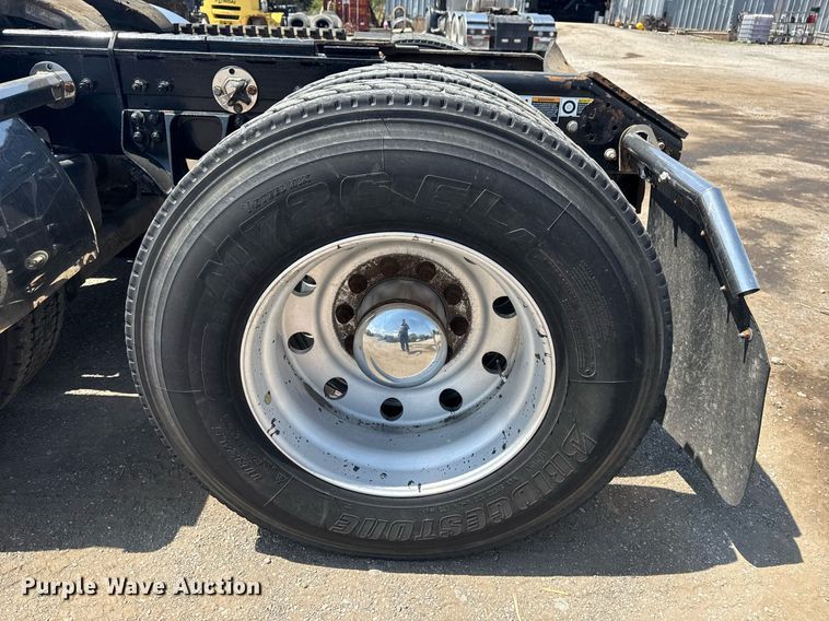 image for item DM5719 2022 Kenworth T880 semi truck