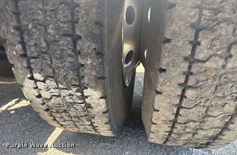 image for item DM5719 2022 Kenworth T880 semi truck