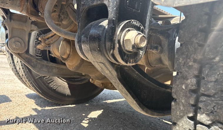 image for item DM5719 2022 Kenworth T880 semi truck