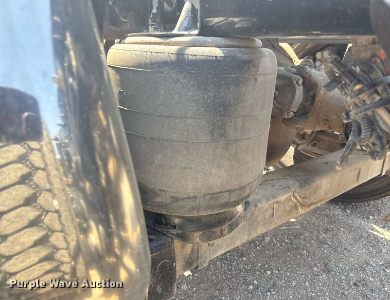 image for item DM5719 2022 Kenworth T880 semi truck