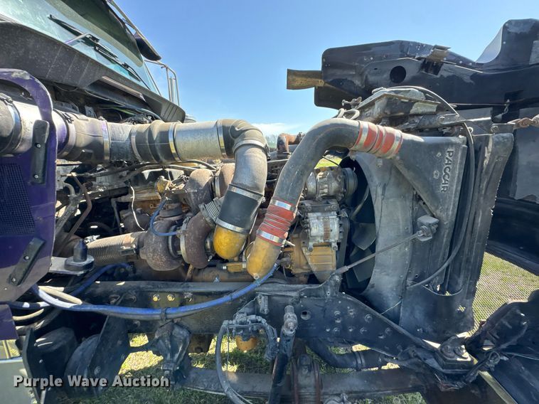 image for item DO0894 2006 Kenworth W900 semi truck