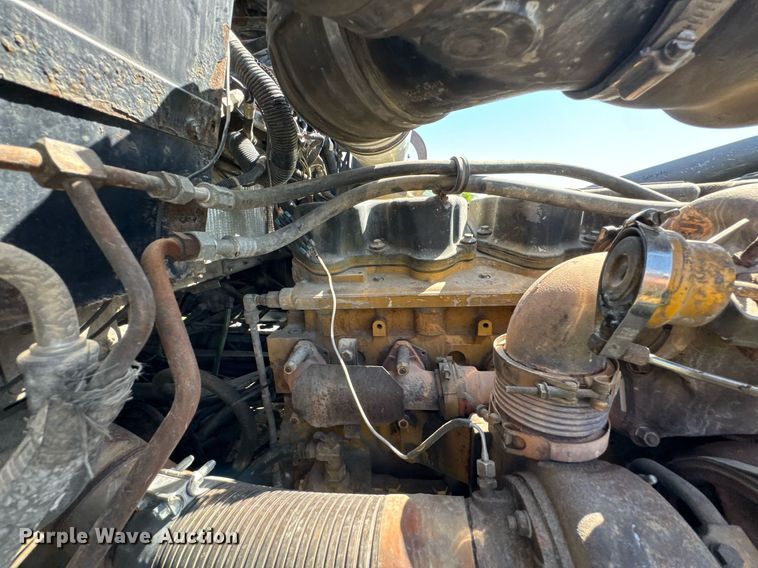 image for item DO0894 2006 Kenworth W900 semi truck