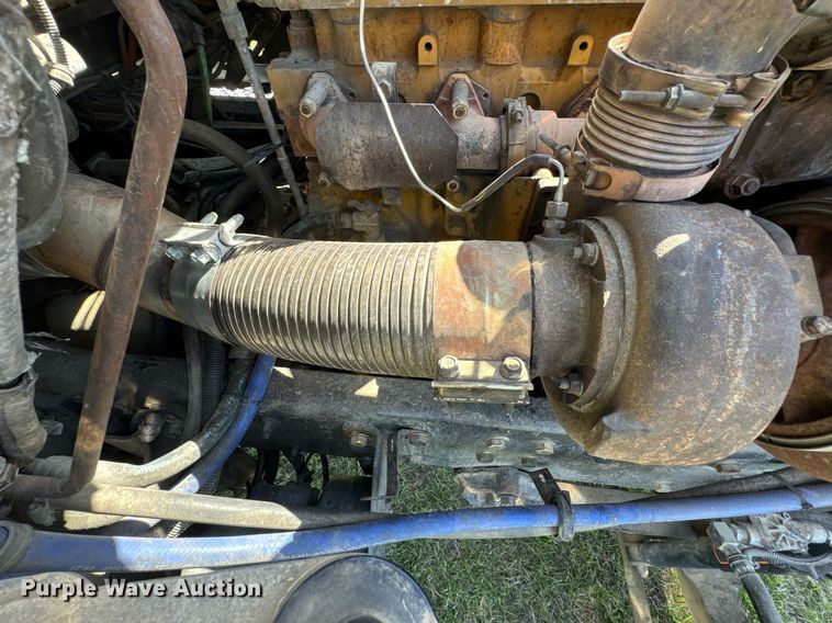 image for item DO0894 2006 Kenworth W900 semi truck