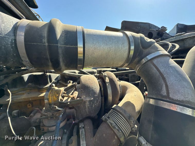 image for item DO0894 2006 Kenworth W900 semi truck