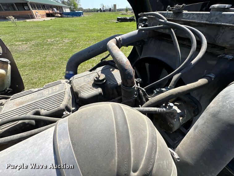 image for item DO0894 2006 Kenworth W900 semi truck