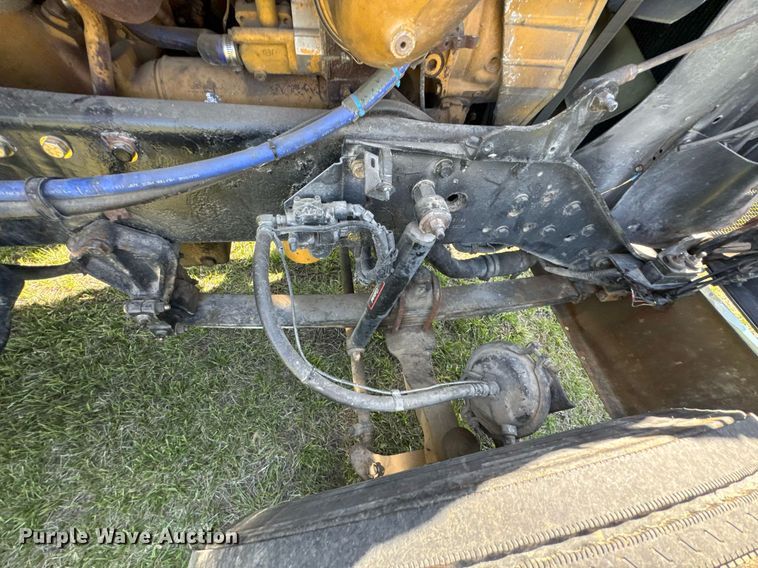 image for item DO0894 2006 Kenworth W900 semi truck