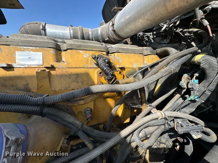 image for item DO0894 2006 Kenworth W900 semi truck