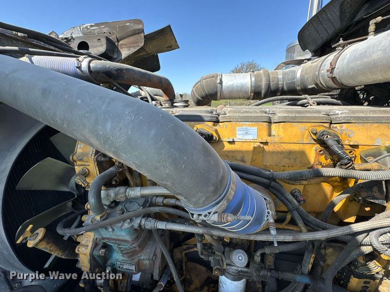 image for item DO0894 2006 Kenworth W900 semi truck